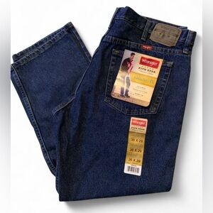 Wrangler Men's Deep Blue Relaxed Jeans